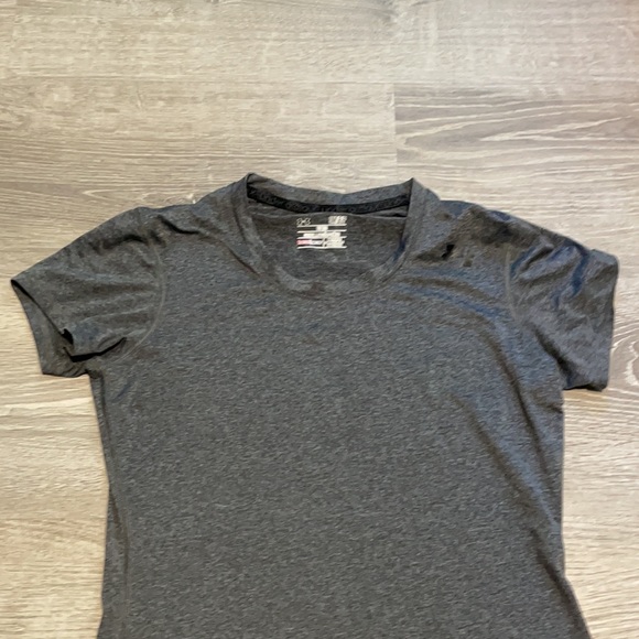 Under armour heat gear tshirt - Picture 2 of 2